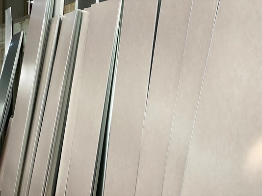 acheter Stratification 600mm de PVC isolée par mur de panneau 